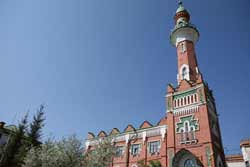 Прихожане казанской мечети начали борьбу с безнравственной рекламой Закабанная мечеть