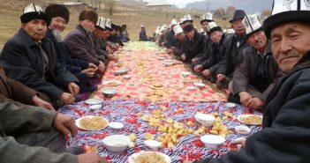 В Кыргызстане продолжается борьба за искоренение дорогих похорон