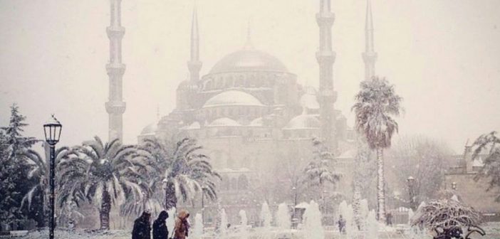 Турцию атакует снег