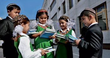 В Туркменистане ученики будут получать только «4» и «5»