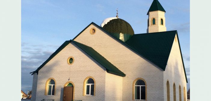 Мусульманка своими руками построила мечеть в Сибири