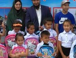 Кыргызстан: вместо пышной свадьбы – помощь школьникам