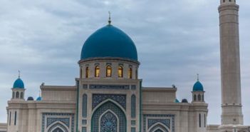 Жители Казахстана жалуются на громкость азана